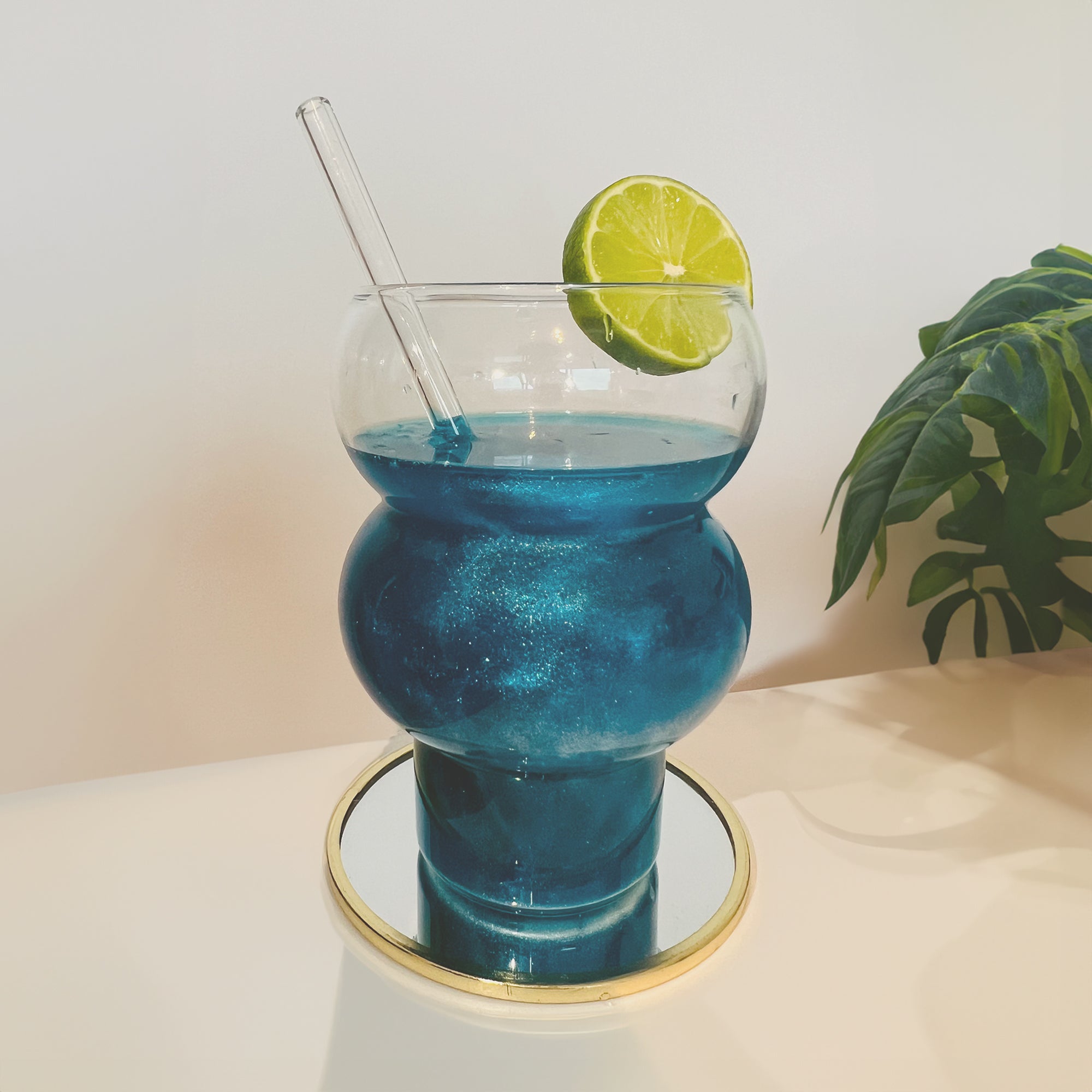 TWO BUBBLES | LUNA